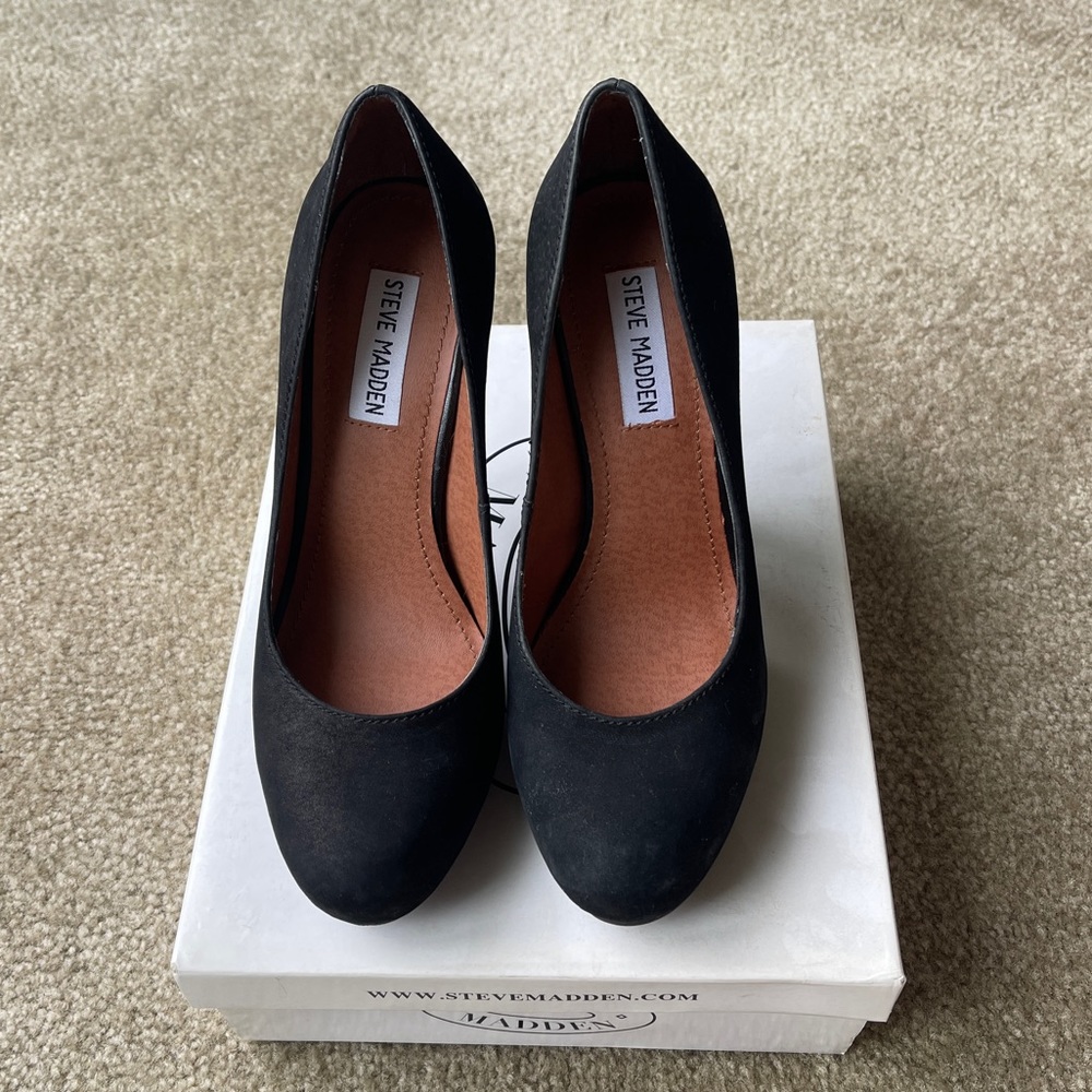 Steve Madden Triggerr Black Nubuck Pumps Heels